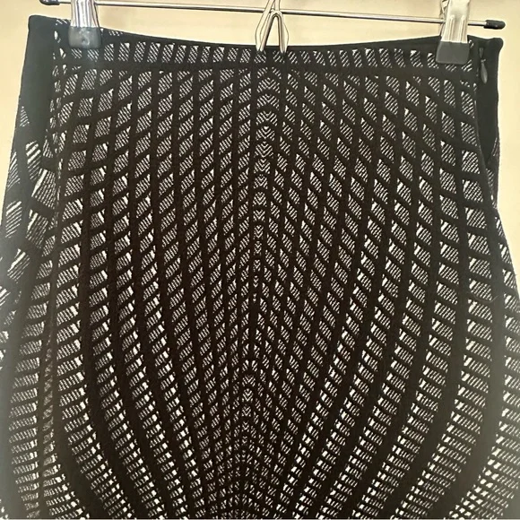 Diane Von Furstenberg Black and White Geometric Pencil Skirt - Picture 2 of 12